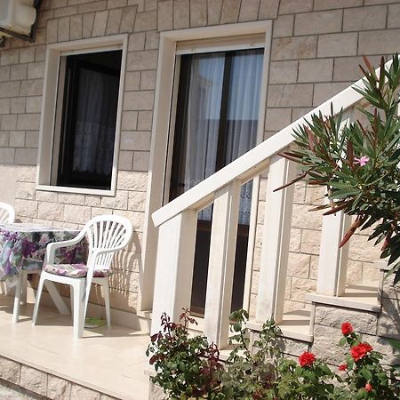 Apartments Mladina Mimice Exterior photo